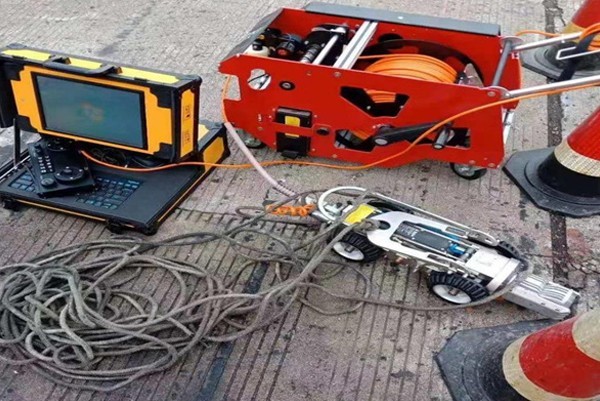 西固CCTV管道检测机器人